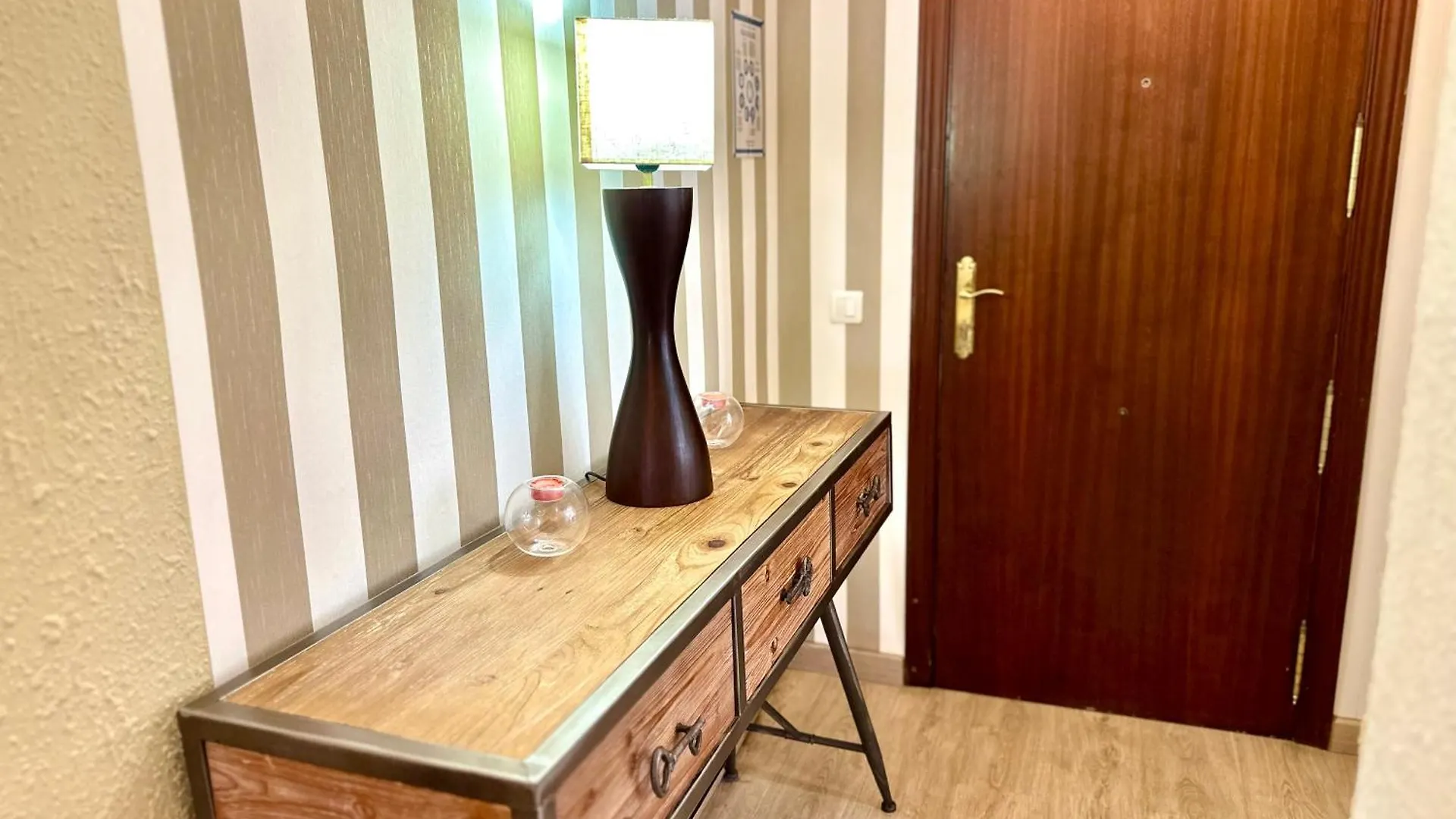 Exclusivo En Avenida Ortega Y Gasset Malaga contacts